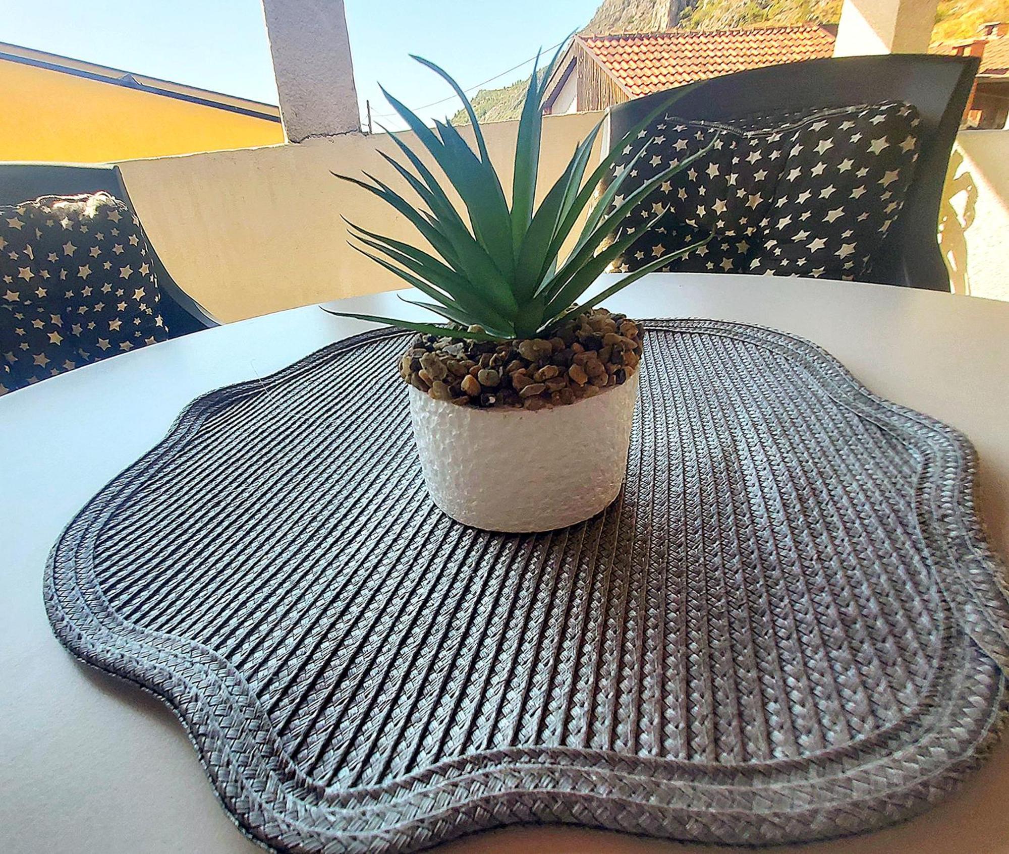 Apartment Zara With Terrace Near Old Town *