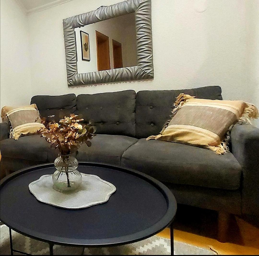 Apartment Zara With Terrace Near Old Town